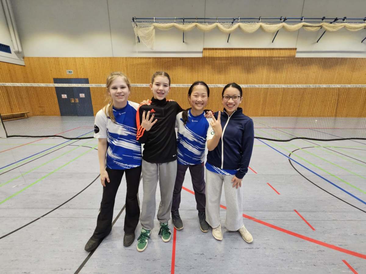 Die tollste (und wahrscheinlich einzige) reine Mädchen Mannschaft Hessens beendet die Saison mit einem knappen 4:2 Sieg und bleibt Tabellenzweiter.