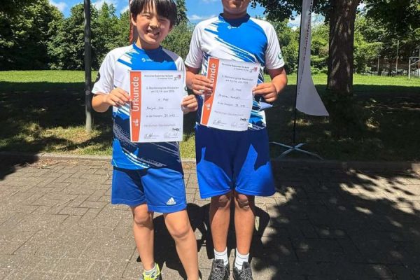 Triumphwochenende: Brillante Badminton-Jugend holt Titel in zwei Städten